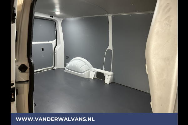 Volkswagen Transporter 2.0 TDI 150 pk L2H1 Euro6 Airco | Trekhaak | Cruisecontrol | Apple Carplay | PDC Parkeersensoren, Android Auto