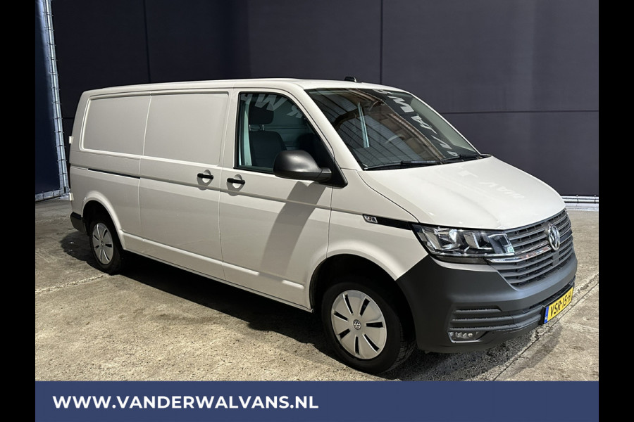 Volkswagen Transporter 2.0 TDI 150 pk L2H1 Euro6 Airco | Trekhaak | Cruisecontrol | Apple Carplay | PDC Parkeersensoren, Android Auto