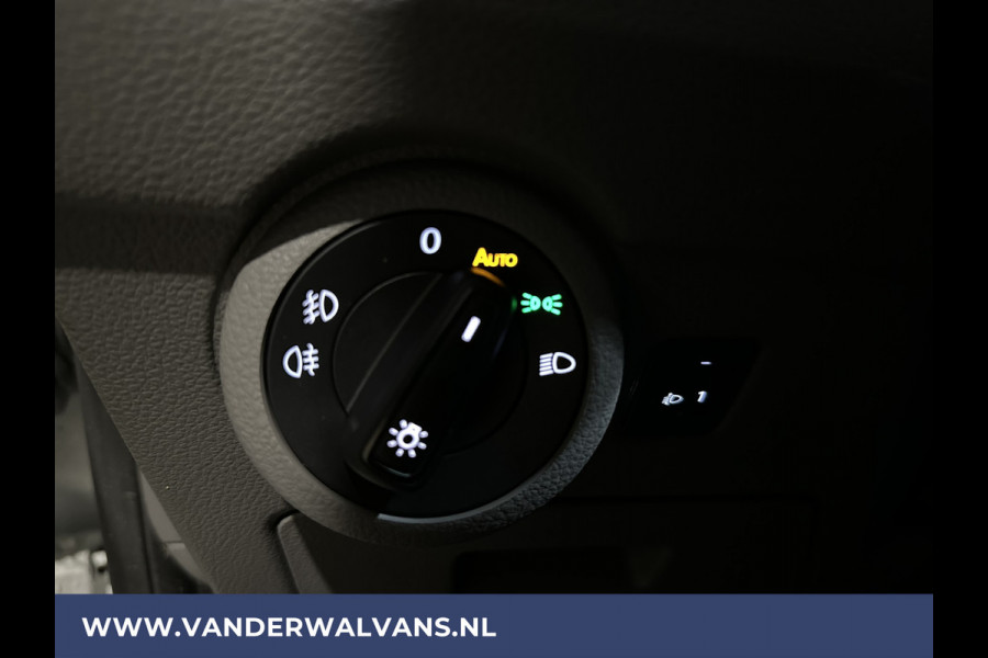 Volkswagen Transporter 2.0 TDI 150 pk L2H1 Euro6 Airco | Trekhaak | Cruisecontrol | Apple Carplay | PDC Parkeersensoren, Android Auto