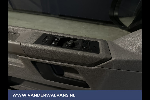 Volkswagen Transporter 2.0 TDI 150 pk L2H1 Euro6 Airco | Trekhaak | Cruisecontrol | Apple Carplay | PDC Parkeersensoren, Android Auto