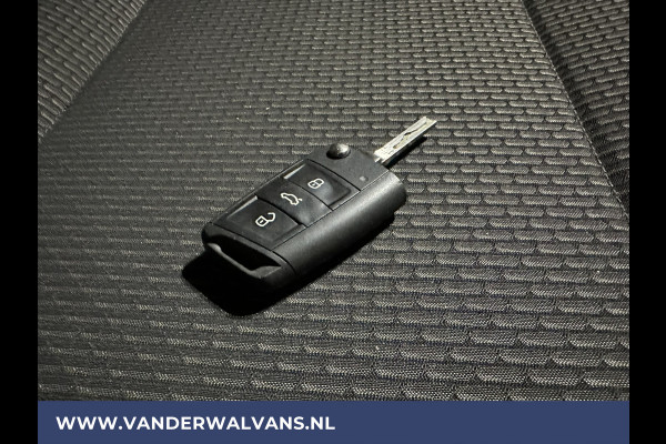 Volkswagen Transporter 2.0 TDI 150 pk L2H1 Euro6 Airco | Trekhaak | Cruisecontrol | Apple Carplay | PDC Parkeersensoren, Android Auto