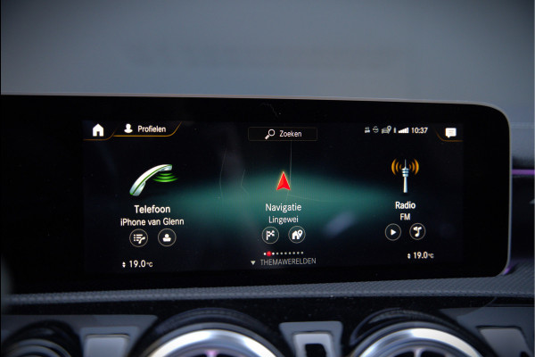 Mercedes-Benz A-Klasse AMG 35 4MATIC Edition 1 | Panoramadak | Burmester | AMG Performance Recaro stoelen | Stoelverwarming | Keyless | Aero pack | Adaptive Cruise Control | Ambiance verlichting | 360 Camera |