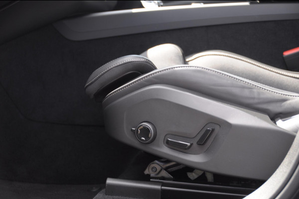 Volvo XC60 T6 350PK Automaat Plus Bright Long range / Adaptieve cruise control / Panoramadak / Apple carplay / Parkeersensoren met 360 camera / Elektrische achterklep / Elektrische stoelen met geheugen / Stoel en stuurwielverwarming /