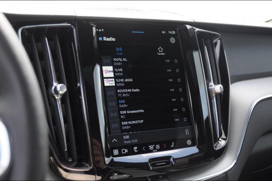 Volvo XC60 T6 350PK Automaat Plus Bright Long range / Adaptieve cruise control / Panoramadak / Apple carplay / Parkeersensoren met 360 camera / Elektrische achterklep / Elektrische stoelen met geheugen / Stoel en stuurwielverwarming /