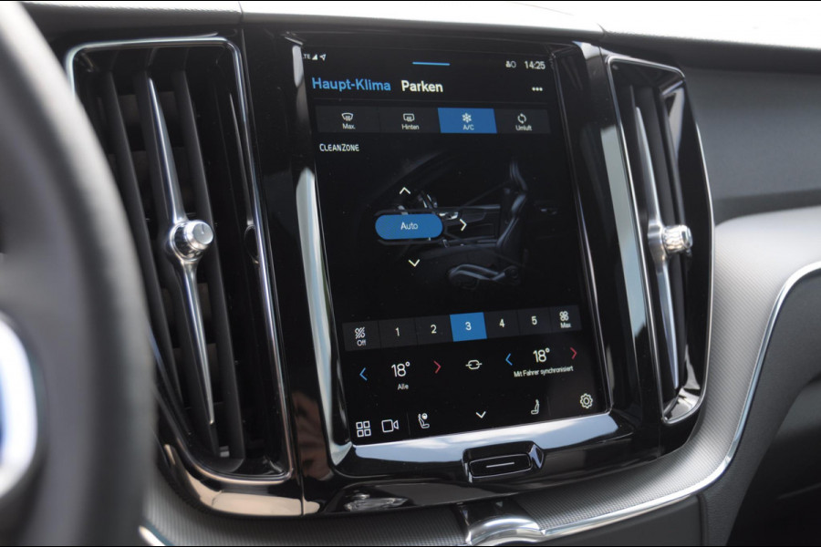 Volvo XC60 T6 350PK Automaat Plus Bright Long range / Adaptieve cruise control / Panoramadak / Apple carplay / Parkeersensoren met 360 camera / Elektrische achterklep / Elektrische stoelen met geheugen / Stoel en stuurwielverwarming /