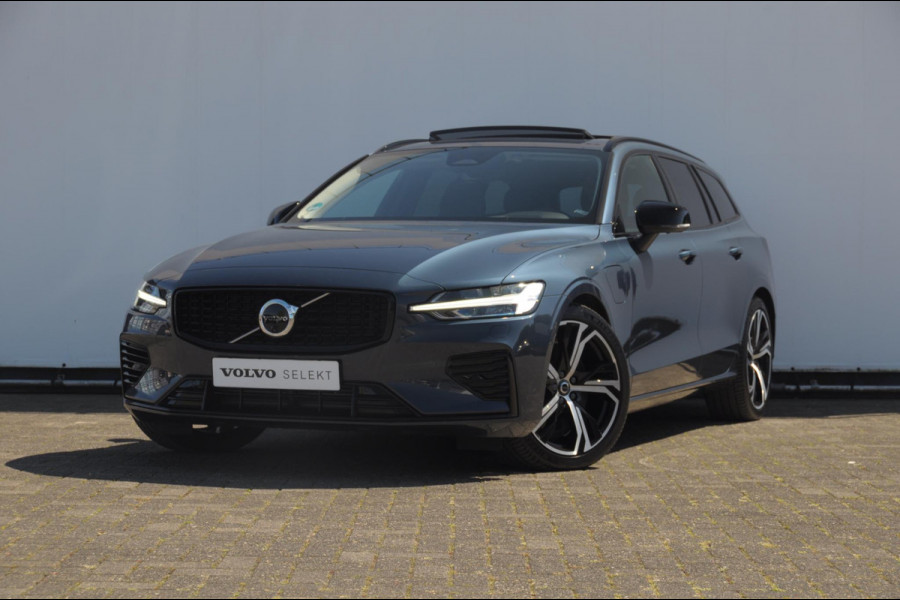 Volvo V60 T6 350PK Automaat AWD Plus Dark / Adaptieve cruise control / Parkeersensoren / Elektrische stoelen met geheugen / Trekhaak / BLIS / Apple carplay / Panoramadak / Elektrische achterklep
