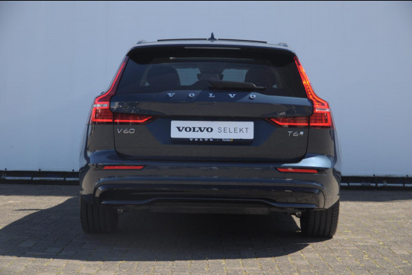 Volvo V60 T6 350PK Automaat AWD Plus Dark / Adaptieve cruise control / Parkeersensoren / Elektrische stoelen met geheugen / Trekhaak / BLIS / Apple carplay / Panoramadak / Elektrische achterklep