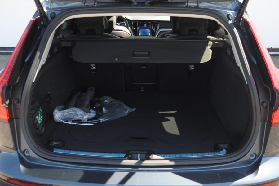 Volvo V60 T6 350PK Automaat AWD Plus Dark / Adaptieve cruise control / Parkeersensoren / Elektrische stoelen met geheugen / Trekhaak / BLIS / Apple carplay / Panoramadak / Elektrische achterklep