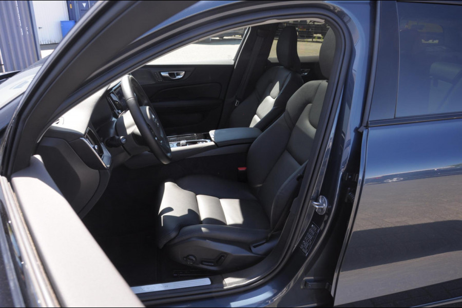 Volvo V60 T6 350PK Automaat AWD Plus Dark / Adaptieve cruise control / Parkeersensoren / Elektrische stoelen met geheugen / Trekhaak / BLIS / Apple carplay / Panoramadak / Elektrische achterklep