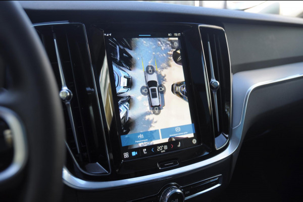 Volvo V60 T6 350PK Automaat AWD Plus Dark / Adaptieve cruise control / Parkeersensoren / Elektrische stoelen met geheugen / Trekhaak / BLIS / Apple carplay / Panoramadak / Elektrische achterklep