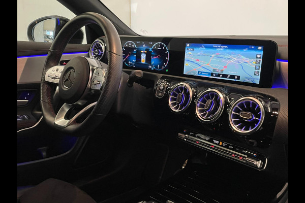 Mercedes-Benz CLA-Klasse 180 AMG Night Edition / NL-auto / Sfeerverlichting