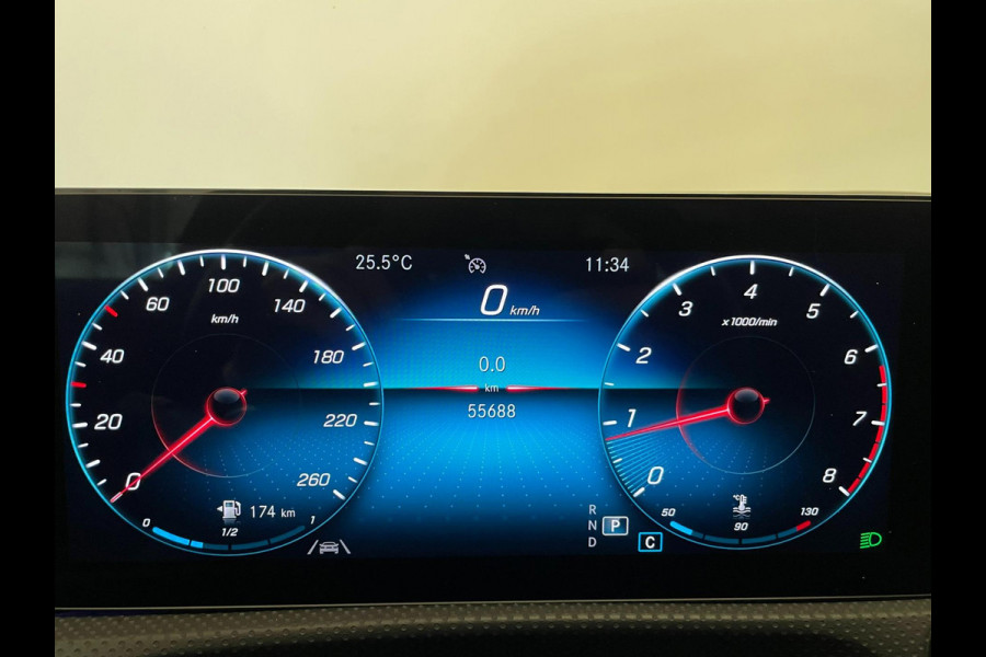 Mercedes-Benz CLA-Klasse 180 AMG Night Edition / NL-auto / Sfeerverlichting