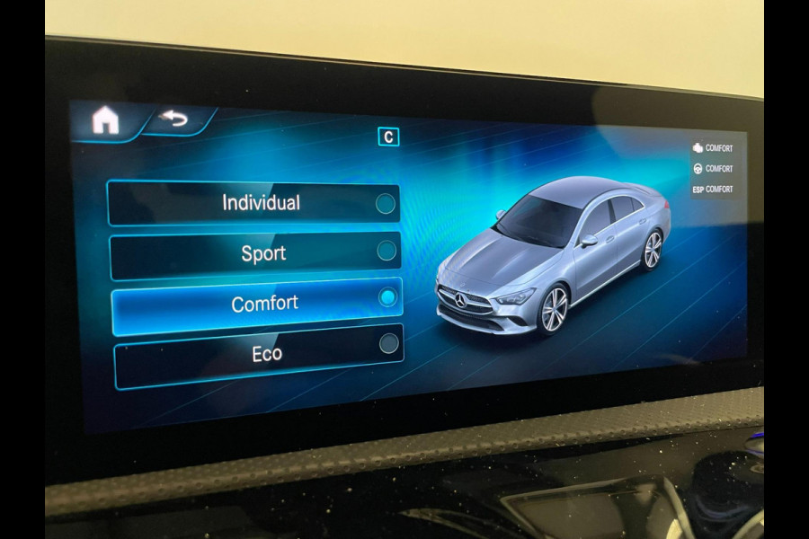 Mercedes-Benz CLA-Klasse 180 AMG Night Edition / NL-auto / Sfeerverlichting