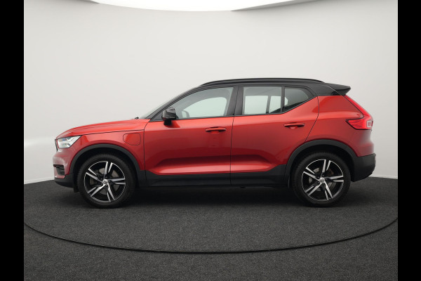 Volvo XC40 T4 Recharge R-Design Plug in Hybrid | PHEV | Camera | Carplay | LED | Alcantara Sportstoelen Verwarmd | Stuurwielverwarming | 19'' L.M. |