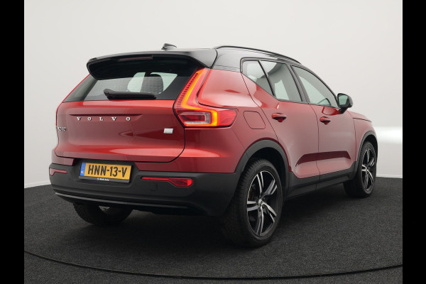 Volvo XC40 T4 Recharge R-Design Plug in Hybrid | PHEV | Camera | Carplay | LED | Alcantara Sportstoelen Verwarmd | Stuurwielverwarming | 19'' L.M. |