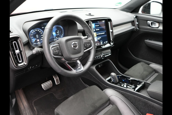 Volvo XC40 T4 Recharge R-Design Plug in Hybrid | PHEV | Camera | Carplay | LED | Alcantara Sportstoelen Verwarmd | Stuurwielverwarming | 19'' L.M. |