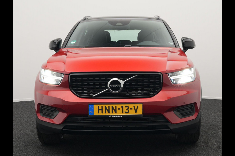 Volvo XC40 T4 Recharge R-Design Plug in Hybrid | PHEV | Camera | Carplay | LED | Alcantara Sportstoelen Verwarmd | Stuurwielverwarming | 19'' L.M. |