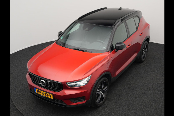 Volvo XC40 T4 Recharge R-Design Plug in Hybrid | PHEV | Camera | Carplay | LED | Alcantara Sportstoelen Verwarmd | Stuurwielverwarming | 19'' L.M. |