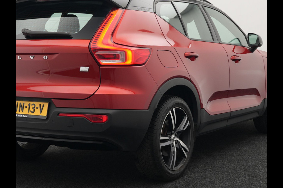 Volvo XC40 T4 Recharge R-Design Plug in Hybrid | PHEV | Camera | Carplay | LED | Alcantara Sportstoelen Verwarmd | Stuurwielverwarming | 19'' L.M. |