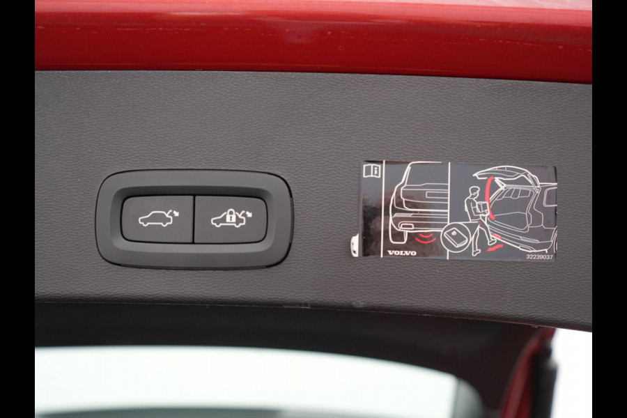 Volvo XC40 T4 Recharge R-Design Plug in Hybrid | PHEV | Camera | Carplay | LED | Alcantara Sportstoelen Verwarmd | Stuurwielverwarming | 19'' L.M. |