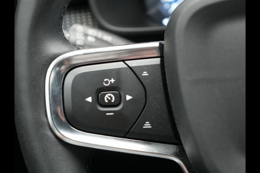 Volvo XC40 T4 Recharge R-Design Plug in Hybrid | PHEV | Camera | Carplay | LED | Alcantara Sportstoelen Verwarmd | Stuurwielverwarming | 19'' L.M. |