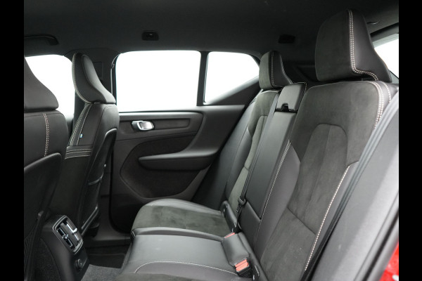 Volvo XC40 T4 Recharge R-Design Plug in Hybrid | PHEV | Camera | Carplay | LED | Alcantara Sportstoelen Verwarmd | Stuurwielverwarming | 19'' L.M. |