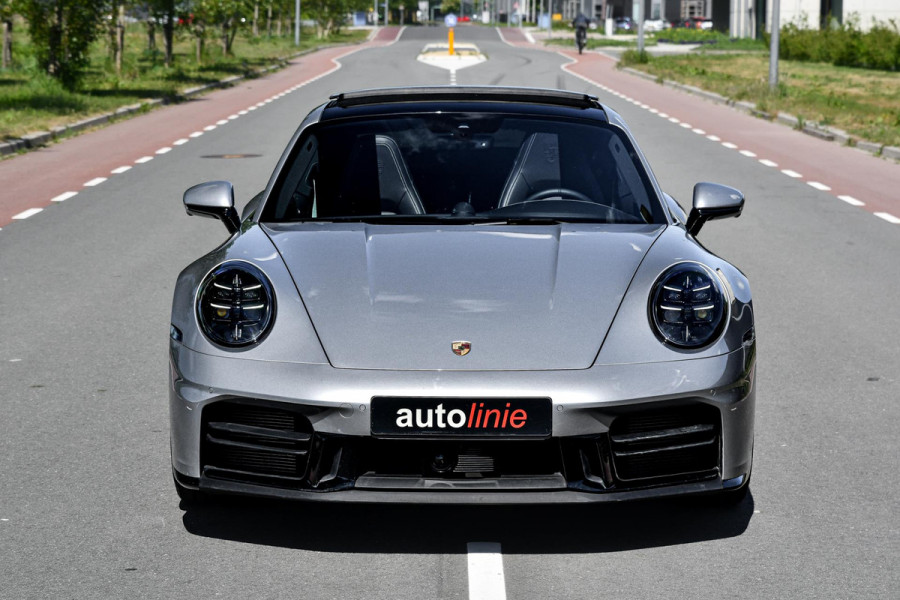Porsche 911 3.0 Carrera MY25. BTW. Sport Design, Chrono, Lift, Pano, SportUitl, Leder, HD-Matrix, 14 Weg, Koeling, 360, ACC, Bose!