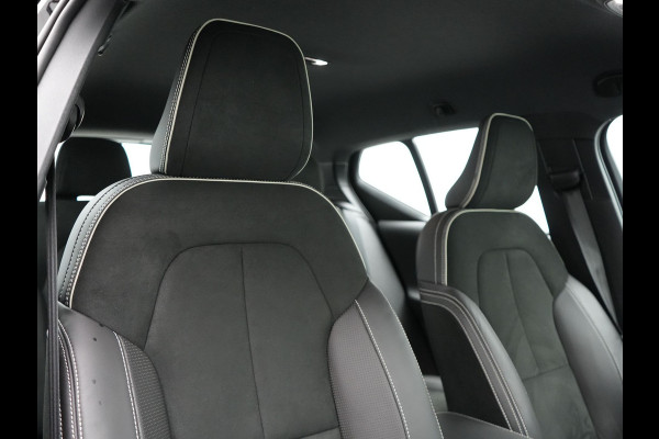 Volvo XC40 T5 Recharge R-Design Plug In Hybrid 261pk PHEV | Alcantara Sportstoelen Verwarmd | Apple Carplay | 19"L.M  | El. Achterklep |  Stuurverwarming | Navi Full Map | Laneassist |