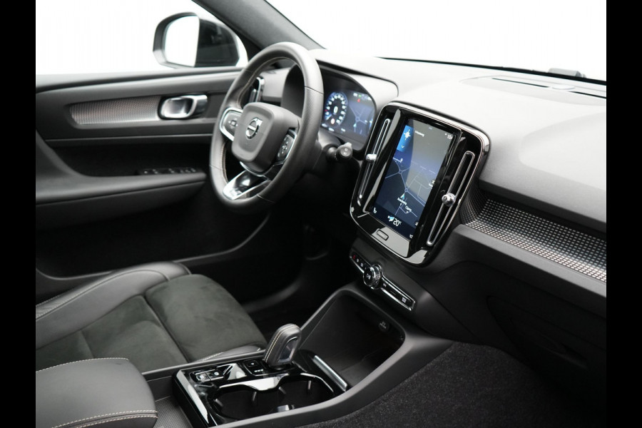 Volvo XC40 T5 Recharge R-Design Plug In Hybrid 261pk PHEV | Alcantara Sportstoelen Verwarmd | Apple Carplay | 19"L.M  | El. Achterklep |  Stuurverwarming | Navi Full Map | Laneassist |