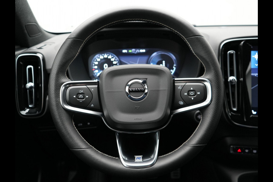 Volvo XC40 T5 Recharge R-Design Plug In Hybrid 261pk PHEV | Alcantara Sportstoelen Verwarmd | Apple Carplay | 19"L.M  | El. Achterklep |  Stuurverwarming | Navi Full Map | Laneassist |