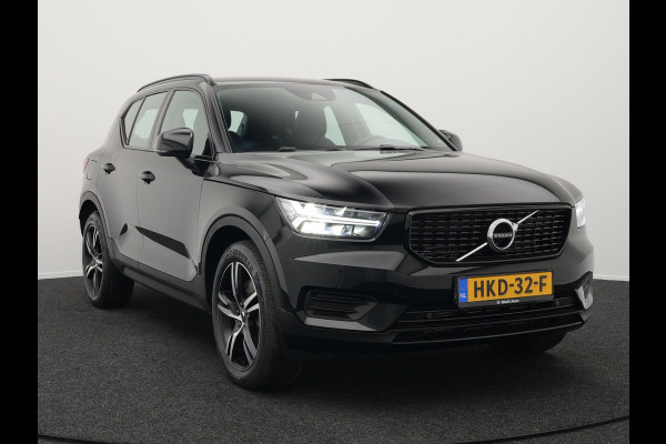 Volvo XC40 T5 Recharge R-Design Plug In Hybrid 261pk PHEV | Alcantara Sportstoelen Verwarmd | Apple Carplay | 19"L.M  | El. Achterklep |  Stuurverwarming | Navi Full Map | Laneassist |