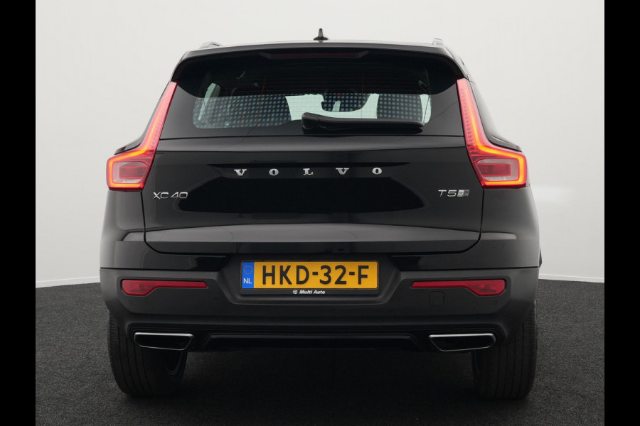 Volvo XC40 T5 Recharge R-Design Plug In Hybrid 261pk PHEV | Alcantara Sportstoelen Verwarmd | Apple Carplay | 19"L.M  | El. Achterklep |  Stuurverwarming | Navi Full Map | Laneassist |
