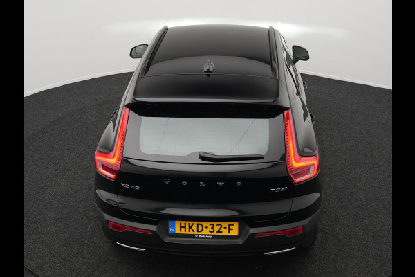Volvo XC40 T5 Recharge R-Design Plug In Hybrid 261pk PHEV | Alcantara Sportstoelen Verwarmd | Apple Carplay | 19"L.M  | El. Achterklep |  Stuurverwarming | Navi Full Map | Laneassist |