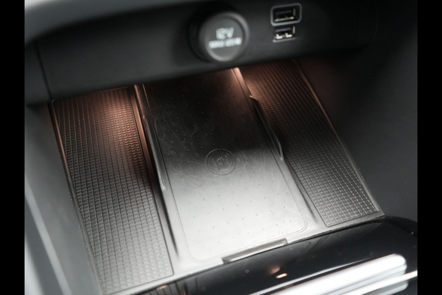 Volvo XC40 T5 Recharge R-Design Plug In Hybrid 261pk PHEV | Alcantara Sportstoelen Verwarmd | Apple Carplay | 19"L.M  | El. Achterklep |  Stuurverwarming | Navi Full Map | Laneassist |