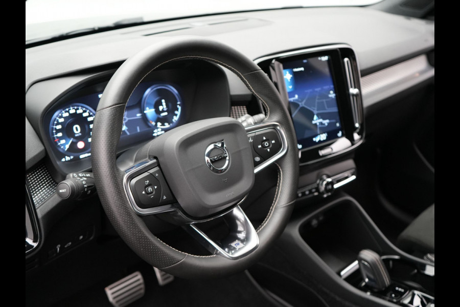 Volvo XC40 T5 Recharge R-Design Plug In Hybrid 261pk PHEV | Alcantara Sportstoelen Verwarmd | Apple Carplay | 19"L.M  | El. Achterklep |  Stuurverwarming | Navi Full Map | Laneassist |