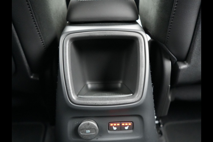 Volvo XC40 T5 Recharge R-Design Plug In Hybrid 261pk PHEV | Alcantara Sportstoelen Verwarmd | Apple Carplay | 19"L.M  | El. Achterklep |  Stuurverwarming | Navi Full Map | Laneassist |