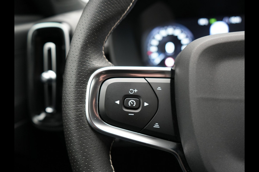 Volvo XC40 T5 Recharge R-Design Plug In Hybrid 261pk PHEV | Alcantara Sportstoelen Verwarmd | Apple Carplay | 19"L.M  | El. Achterklep |  Stuurverwarming | Navi Full Map | Laneassist |
