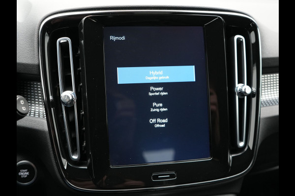 Volvo XC40 T5 Recharge R-Design Plug In Hybrid 261pk PHEV | Alcantara Sportstoelen Verwarmd | Apple Carplay | 19"L.M  | El. Achterklep |  Stuurverwarming | Navi Full Map | Laneassist |
