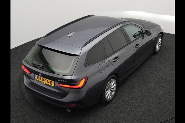 BMW 3 Serie Touring 330e Sportline Plug In Hybrid PHEV | Trekhaak af Fabriek | Adaptive Cruise Control | 360 Camera |Head Up | Sportstoelen Verwarmd | Carplay | Keyless | Virtual | BLIS | Navi Full Map |