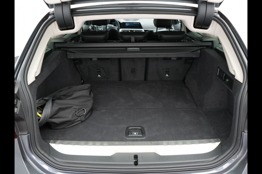 BMW 3 Serie Touring 330e Sportline Plug In Hybrid PHEV | Trekhaak af Fabriek | Adaptive Cruise Control | 360 Camera |Head Up | Sportstoelen Verwarmd | Carplay | Keyless | Virtual | BLIS | Navi Full Map |