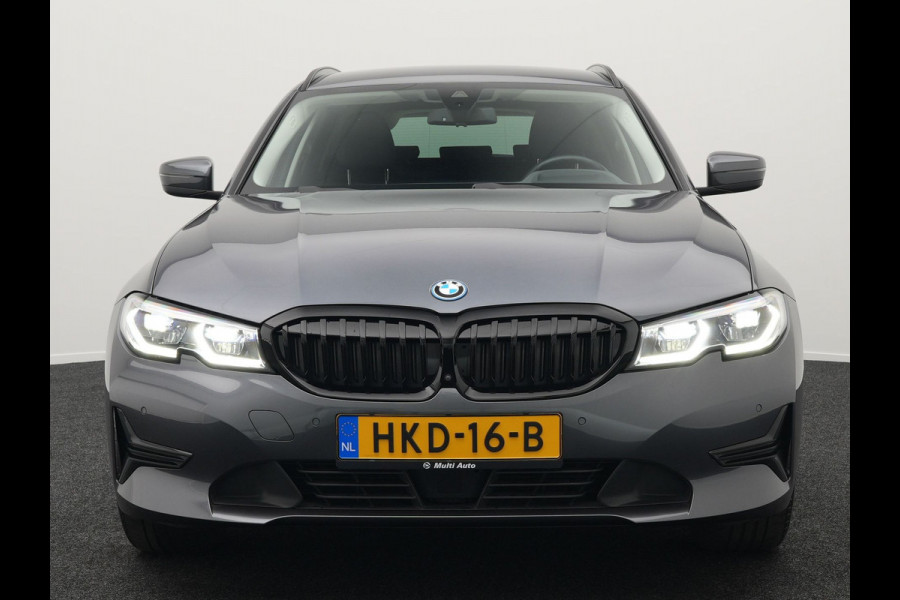 BMW 3 Serie Touring 330e Sportline Plug In Hybrid PHEV | Trekhaak af Fabriek | Adaptive Cruise Control | 360 Camera |Head Up | Sportstoelen Verwarmd | Carplay | Keyless | Virtual | BLIS | Navi Full Map |