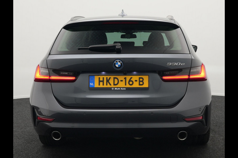 BMW 3 Serie Touring 330e Sportline Plug In Hybrid PHEV | Trekhaak af Fabriek | Adaptive Cruise Control | 360 Camera |Head Up | Sportstoelen Verwarmd | Carplay | Keyless | Virtual | BLIS | Navi Full Map |