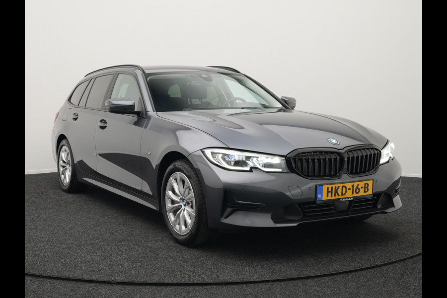 BMW 3 Serie Touring 330e Sportline Plug In Hybrid PHEV | Trekhaak af Fabriek | Adaptive Cruise Control | 360 Camera |Head Up | Sportstoelen Verwarmd | Carplay | Keyless | Virtual | BLIS | Navi Full Map |