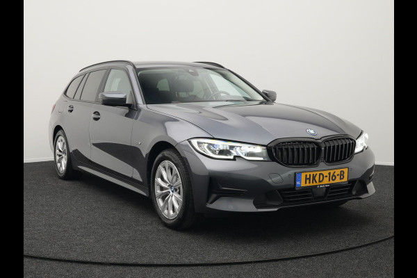 BMW 3 Serie Touring 330e Sportline Plug In Hybrid PHEV | Trekhaak af Fabriek | Adaptive Cruise Control | 360 Camera |Head Up | Sportstoelen Verwarmd | Carplay | Keyless | Virtual | BLIS | Navi Full Map |