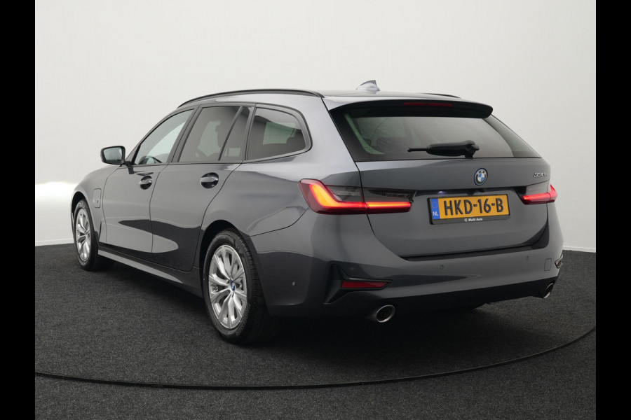 BMW 3 Serie Touring 330e Sportline Plug In Hybrid PHEV | Trekhaak af Fabriek | Adaptive Cruise Control | 360 Camera |Head Up | Sportstoelen Verwarmd | Carplay | Keyless | Virtual | BLIS | Navi Full Map |