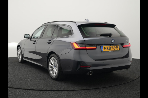 BMW 3 Serie Touring 330e Sportline Plug In Hybrid PHEV | Trekhaak af Fabriek | Adaptive Cruise Control | 360 Camera |Head Up | Sportstoelen Verwarmd | Carplay | Keyless | Virtual | BLIS | Navi Full Map |