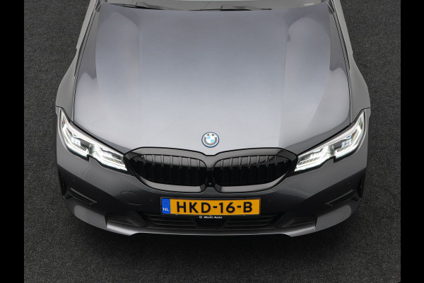 BMW 3 Serie Touring 330e Sportline Plug In Hybrid PHEV | Trekhaak af Fabriek | Adaptive Cruise Control | 360 Camera |Head Up | Sportstoelen Verwarmd | Carplay | Keyless | Virtual | BLIS | Navi Full Map |