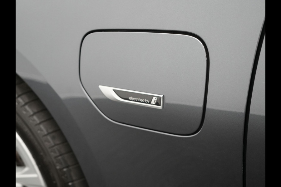BMW 3 Serie Touring 330e Sportline Plug In Hybrid PHEV | Trekhaak af Fabriek | Adaptive Cruise Control | 360 Camera |Head Up | Sportstoelen Verwarmd | Carplay | Keyless | Virtual | BLIS | Navi Full Map |