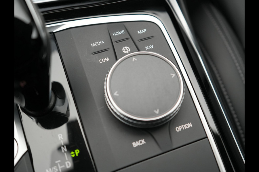 BMW 3 Serie Touring 330e Sportline Plug In Hybrid PHEV | Trekhaak af Fabriek | Adaptive Cruise Control | 360 Camera |Head Up | Sportstoelen Verwarmd | Carplay | Keyless | Virtual | BLIS | Navi Full Map |