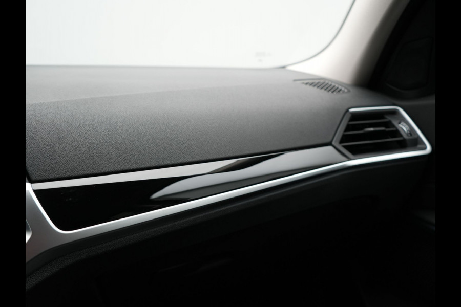 BMW 3 Serie Touring 330e Sportline Plug In Hybrid PHEV | Trekhaak af Fabriek | Adaptive Cruise Control | 360 Camera |Head Up | Sportstoelen Verwarmd | Carplay | Keyless | Virtual | BLIS | Navi Full Map |